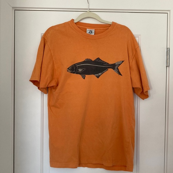 Menemsha Blues Other - Menemsha Blues Martha’s Vineyard Medium Short Sleeved TShirt, Fish, Orange Navy